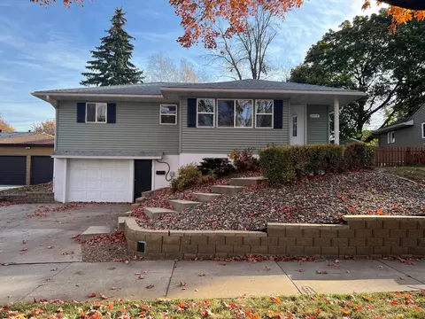 2412 17th Ave NW, Rochester, MN 55901