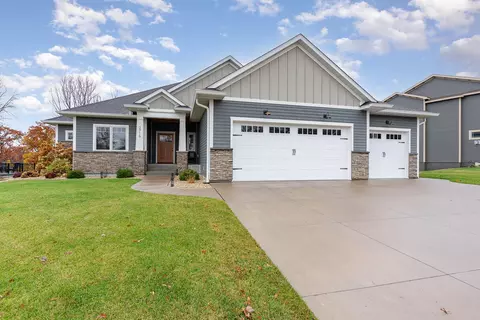 2719 Pine Ridge Blvd, Red Wing, MN 55066