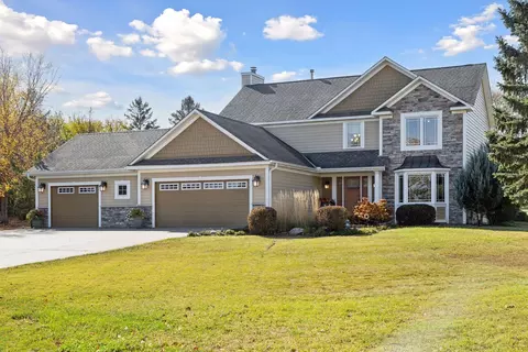 2487 Pondhaven Cir, Mendota Heights, MN 55120