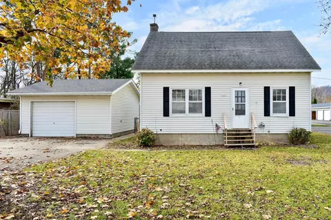 3677 W 6th St, Goodview, MN 55987