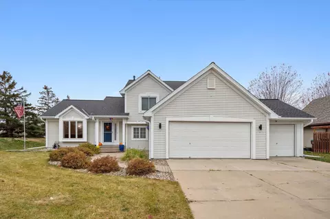 698 Tanager Rd, Waconia, MN 55387