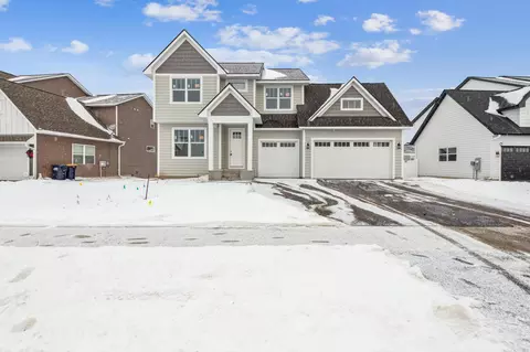 2831 Trinity Dr, Shakopee, MN 55379