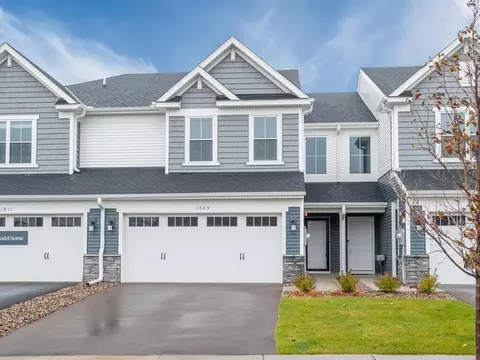 1809 Arbor Ln, Carver, MN 55315