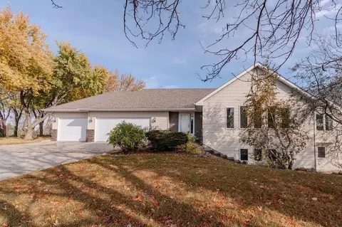 36800 Knoll Dr, Waseca, MN 56093