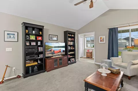 537 Taft Loop S, Cambridge, MN 55008 photo 6