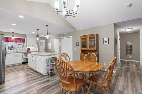 537 Taft Loop S, Cambridge, MN 55008 photo 11