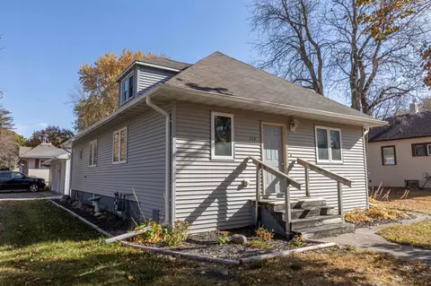 114 N 2nd Ave E, Truman, MN 56088