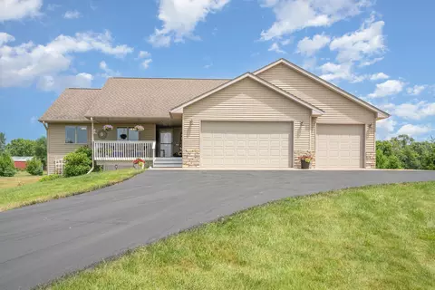 1451 92nd St, New Richmond, WI 54017