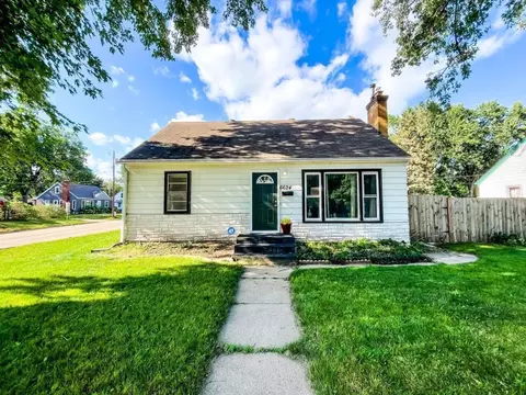 6624 43rd Ave N, Crystal, MN 55428