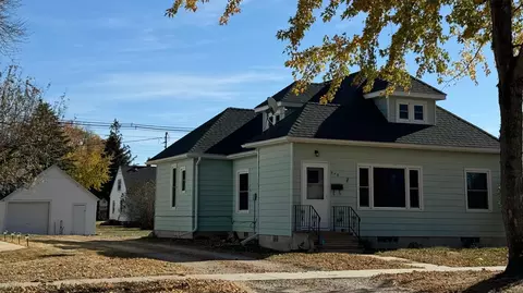 245 1st Ave SE, Wells, MN 56097