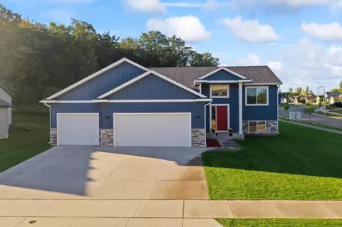6758 Gaillardia Dr NW, Rochester, MN 55901