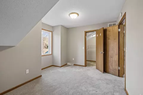 2058 Kings Rd, Eagan, MN 55122 photo 24