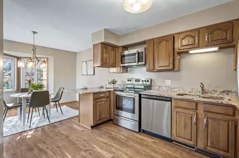 2058 Kings Rd, Eagan, MN 55122 photo 10