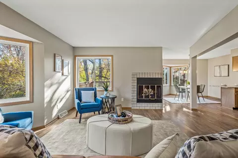 2058 Kings Rd, Eagan, MN 55122 photo 5