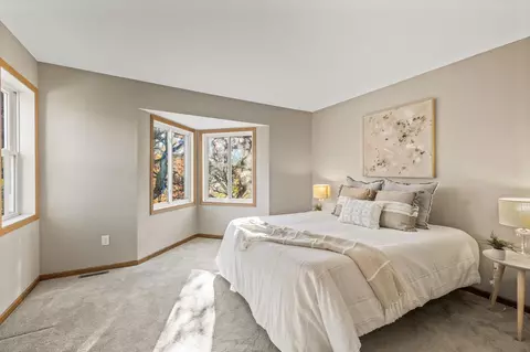 2058 Kings Rd, Eagan, MN 55122 photo 16