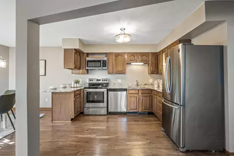 2058 Kings Rd, Eagan, MN 55122 photo 9