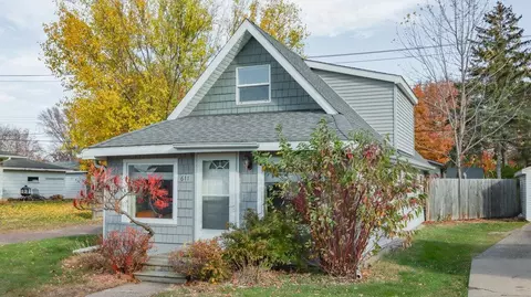 611 Harriet St, Altoona, WI 54720