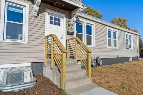 1889 Saint Anthony Ave, Saint Paul, MN 55104