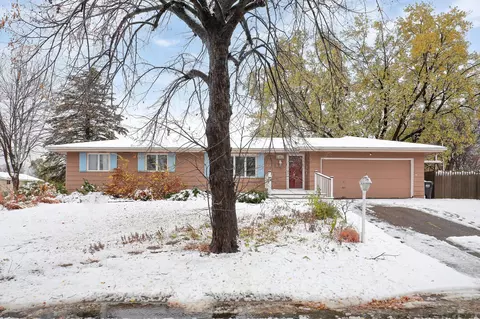 946 Sunny Ln, Anoka, MN 55303