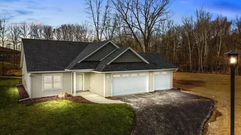 11882 302nd St, Chisago City, MN 55013