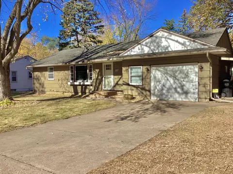 517 Western St, Anoka, MN 55303
