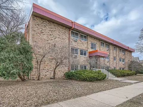 2630 Pleasant Ave #202, Minneapolis, MN 55408