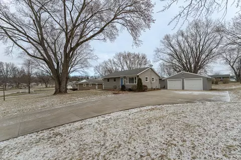 406 Strathmore Ln SE, Rochester, MN 55904