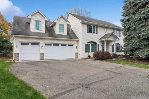 9904 172nd St W, Lakeville, MN 55044