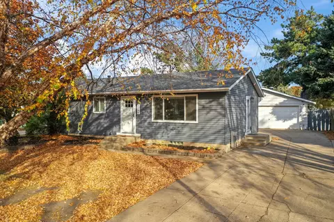 1206 Greenwood Pl, Faribault, MN 55021
