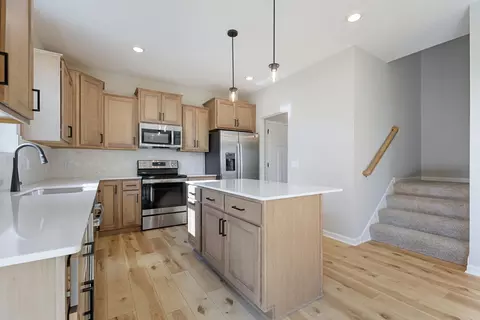 15529 Goodview Trl N, Hugo, MN 55038