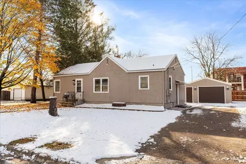 113 4th Ave NE, Cambridge, MN 55008