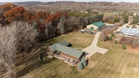 7330 100th St NW, Pine Island, MN 55963