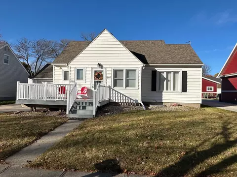 907 N Oakley St, Luverne, MN 56156