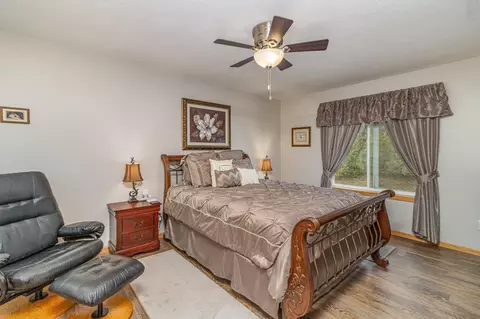 1441 S Trail Cir, Faribault, MN 55021 photo 9