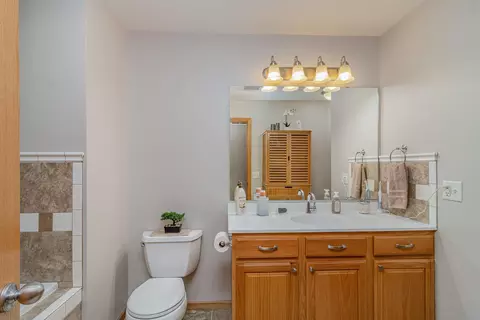 1441 S Trail Cir, Faribault, MN 55021 photo 12