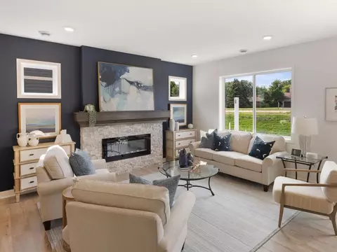 13609 Hollybrook Dr, Apple Valley, MN 55124