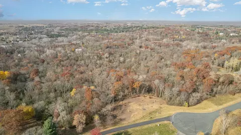 808 Hidden Lake Rd, Hudson, WI 54023