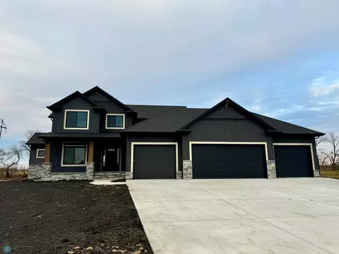 4150 50 St N, Fargo, ND 58102