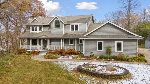 7390 Farmhill Dr, Minnetrista, MN 55364