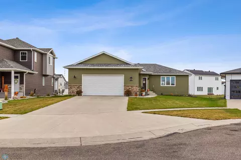 516 6 St E, Horace, ND 58047 photo 2