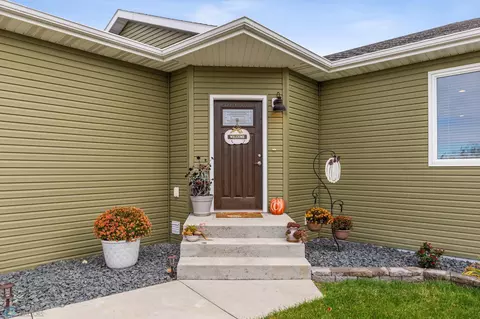 516 6 St E, Horace, ND 58047 photo 4
