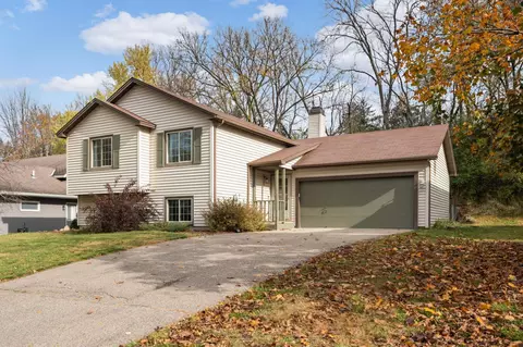 13201 Court Pl, Burnsville, MN 55337