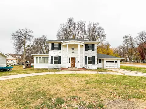 26 10th Ave NE, Elbow Lake, MN 56531