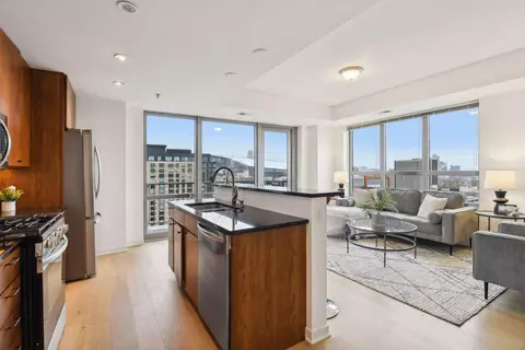 929 Portland Ave #1205, Minneapolis, MN 55404