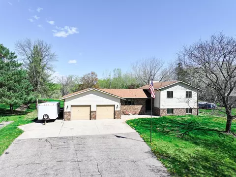 2819 Crestwood Dr NE, Alexandria, MN 56308