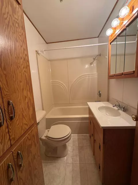 108 W Maple St, Marshall, MN 56258 photo 11