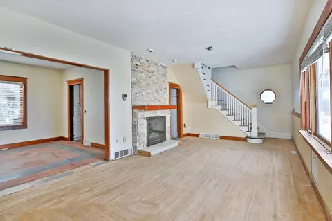Living - 403 2nd St, Lyle, MN 55953 photo 2 of 4