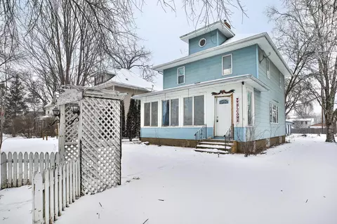 403 2nd St, Lyle, MN 55953