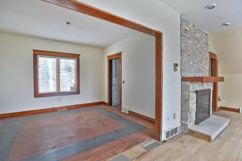 Living - 403 2nd St, Lyle, MN 55953 photo 3 of 4
