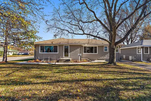 5568-5570 Xenia Ave N, Minneapolis, MN 55429